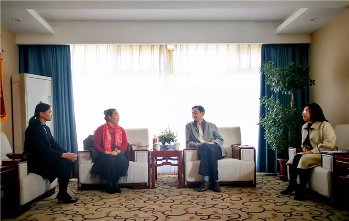 日喀則藏康醫(yī)院前來交流學(xué)習(xí)，院長直贊“沒想到阜康有如此博大的胸懷”