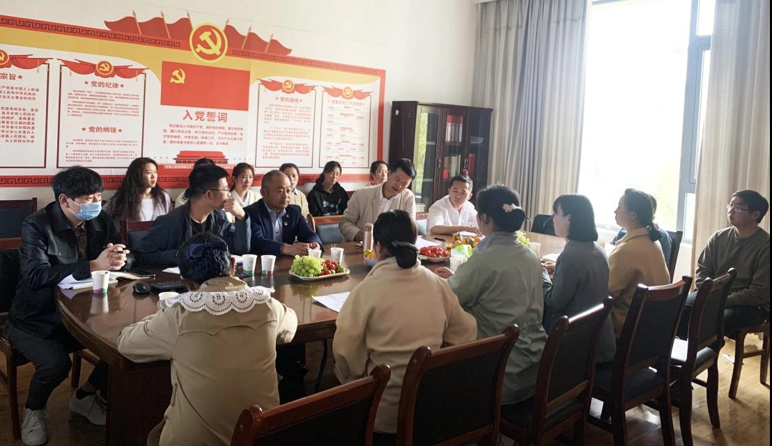 王斌董事長(zhǎng)、劉連福常務(wù)副院長(zhǎng)參加內(nèi)二科企業(yè)文化學(xué)習(xí)