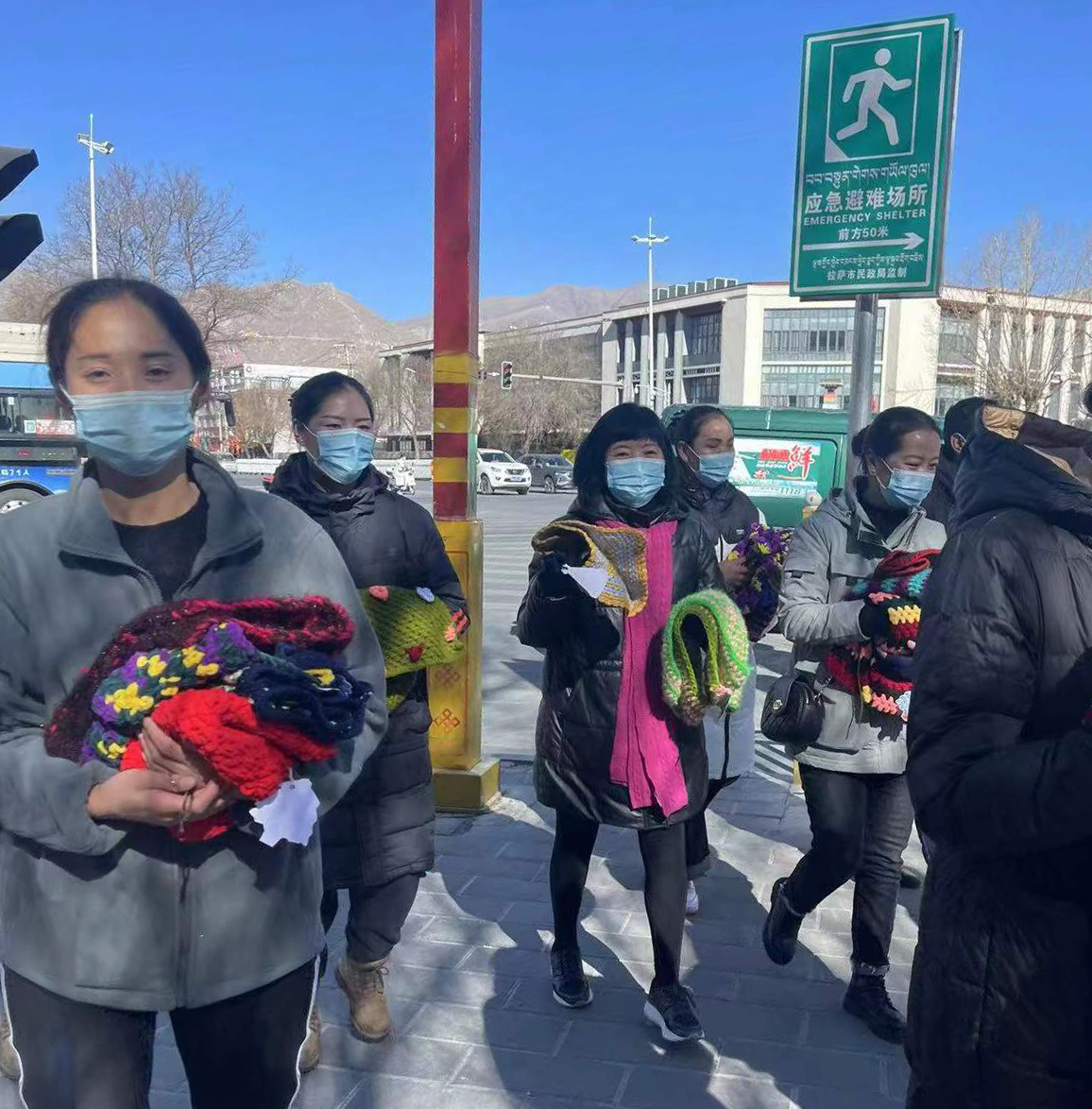 這個(gè)冬天，溫暖不停止——給小樹穿冬衣
