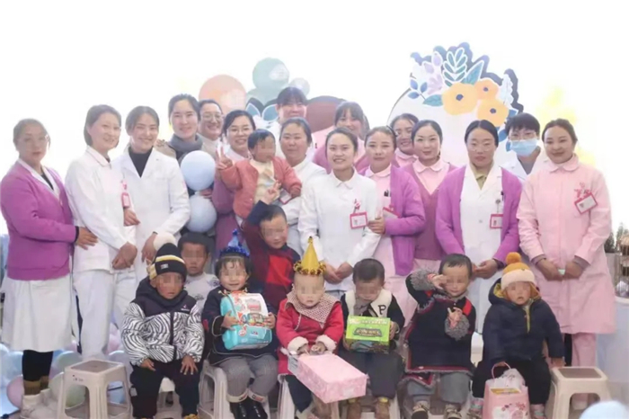 阜康醫(yī)院輔助生殖中心六周年寶貝回家活動(dòng)