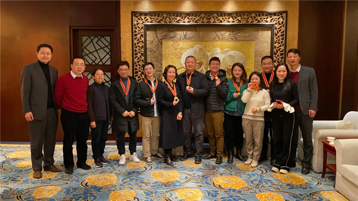 感恩有你，無私援助——請(qǐng)收下您的專屬勛章！