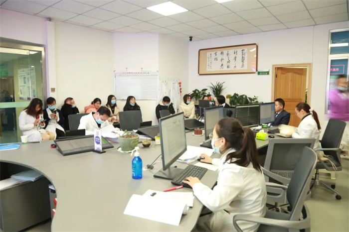 西藏大學(xué)附屬阜康醫(yī)院內(nèi)科系統(tǒng)教學(xué)細(xì)則、科研及教學(xué)經(jīng)驗(yàn)交流會(huì)召開