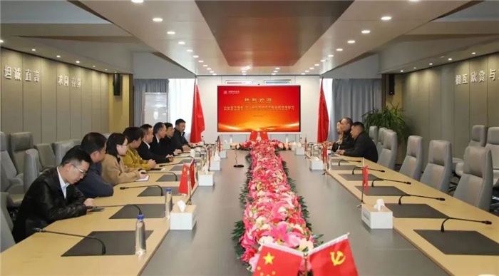 比如縣衛(wèi)健委和縣人民醫(yī)院領導在我院考察交流
