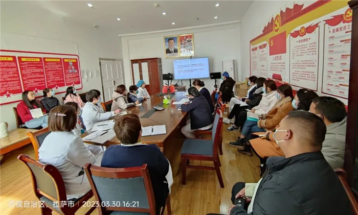 理論支撐，實(shí)踐搭橋，提升護(hù)理學(xué)科能力