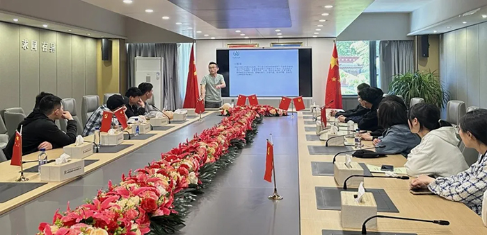 我院組織實習(xí)生開展兒童心肺復(fù)蘇講座