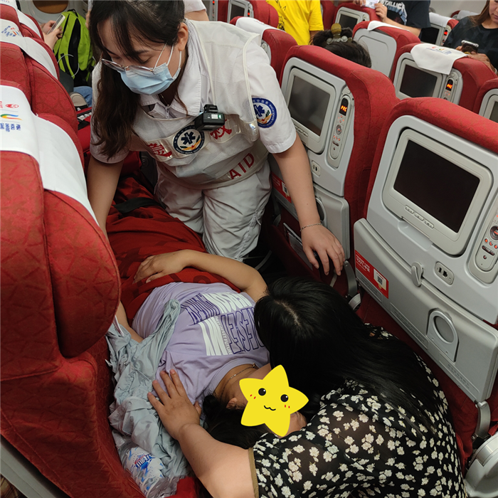 萬米高空上的緊急救援！