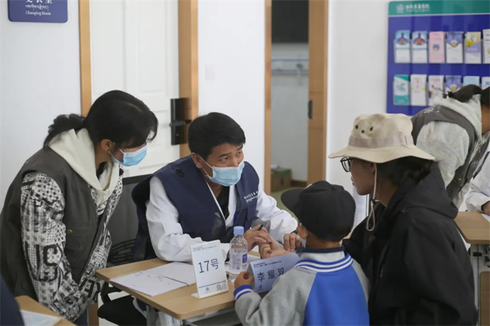 2024年“西藏人人健康”院士專家進藏義診活動在阜康醫(yī)院開診