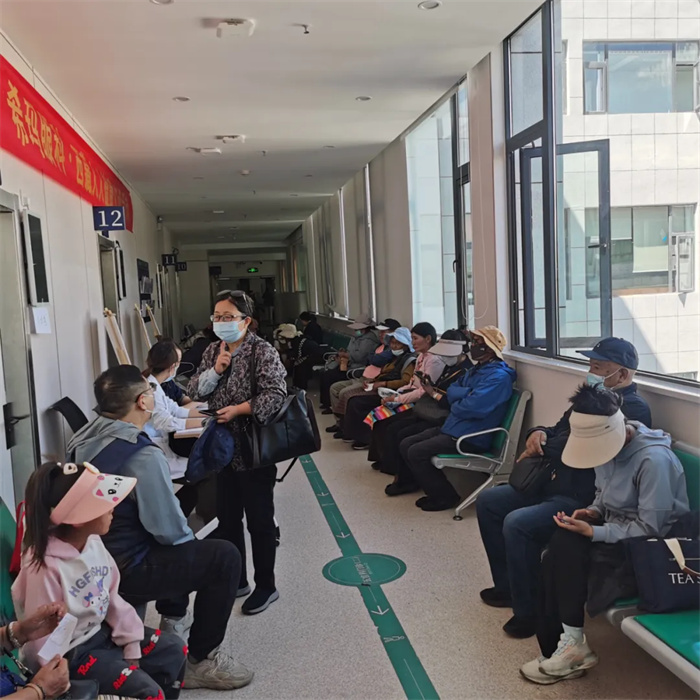第三屆“西藏人人健康”院士專家進藏義診活動關注群眾眼睛健康