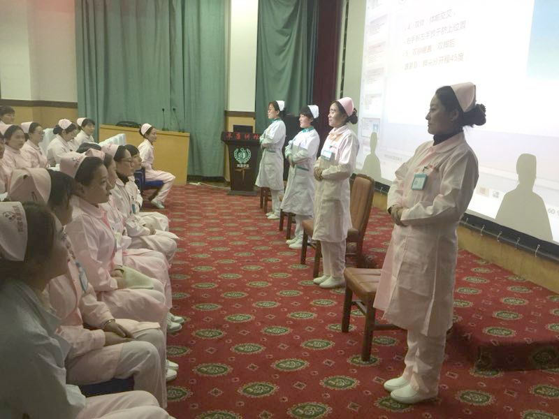 加強導醫(yī)服務禮儀培訓　塑造良好職業(yè)形象——西藏阜康醫(yī)院護理部開展導醫(yī)禮儀培訓
