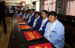 阜康醫(yī)院開展黨委、工會“雙節(jié)”送溫暖及雪域天使基金會“助學助困”活動