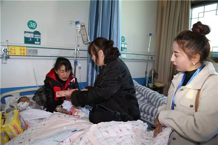 西藏阜康天使基金會冬日暖心進(jìn)行時?。。? /></a>
                    </li>                    
                                        <li id=