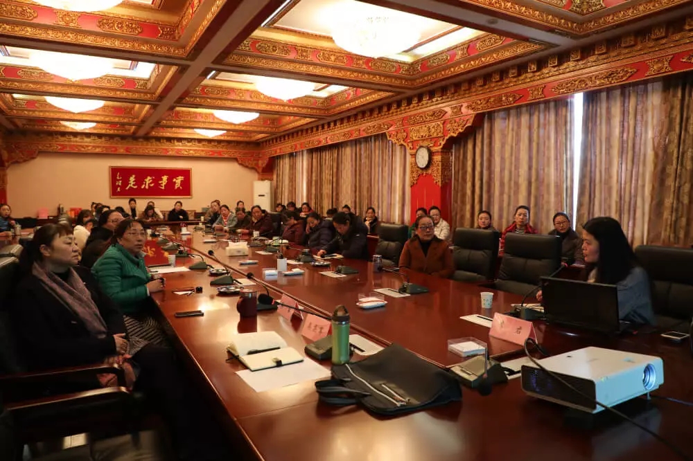 “關(guān)愛女性健康，構(gòu)建幸福家庭”——西藏阜康醫(yī)院婦產(chǎn)兒童分院專家公益講座走進機關(guān)單位!