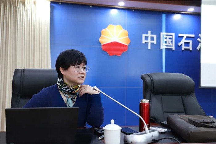 關(guān)愛(ài)女性健康，西藏阜康醫(yī)院劉敬院長(zhǎng)受邀開(kāi)展專題講座